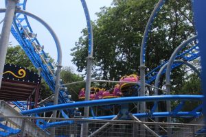 naik wahana mola-mola