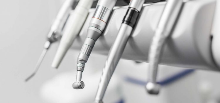 Scaling Gigi dan Direct Veneer di J•Smile Dental